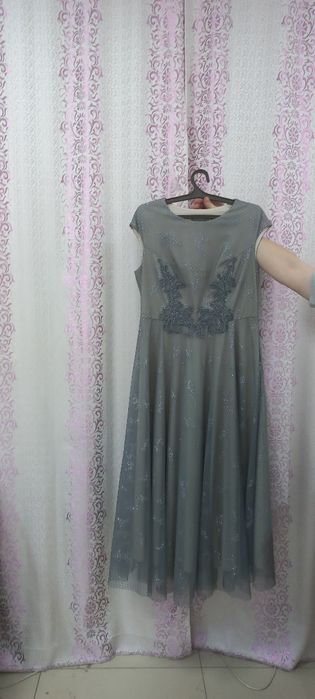 Платья Нарядные продам