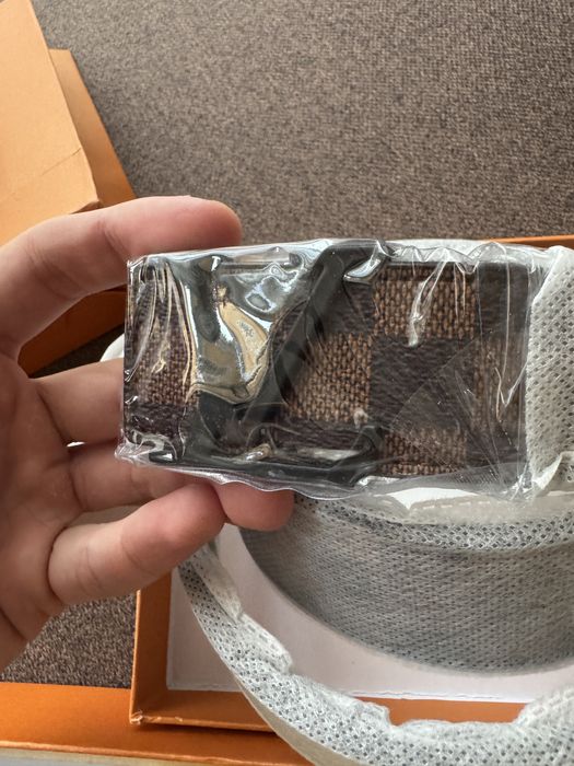 Louis Vuitton подаръчна кутия с колан и портмоне