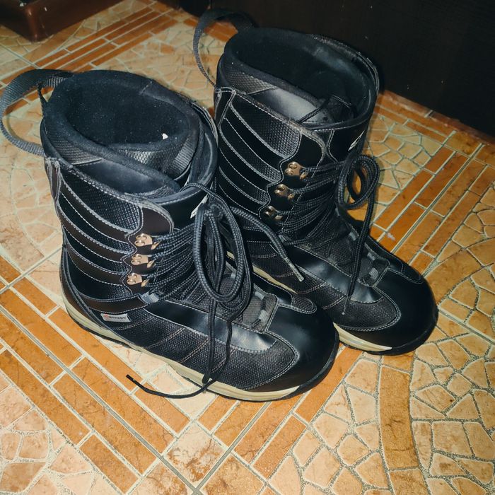 Сноуборд Head с креплением и ботинками