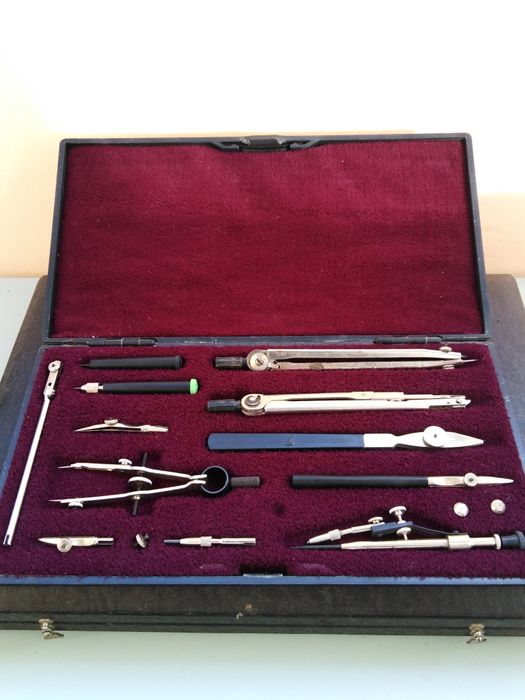 Готовальни производства СССР.