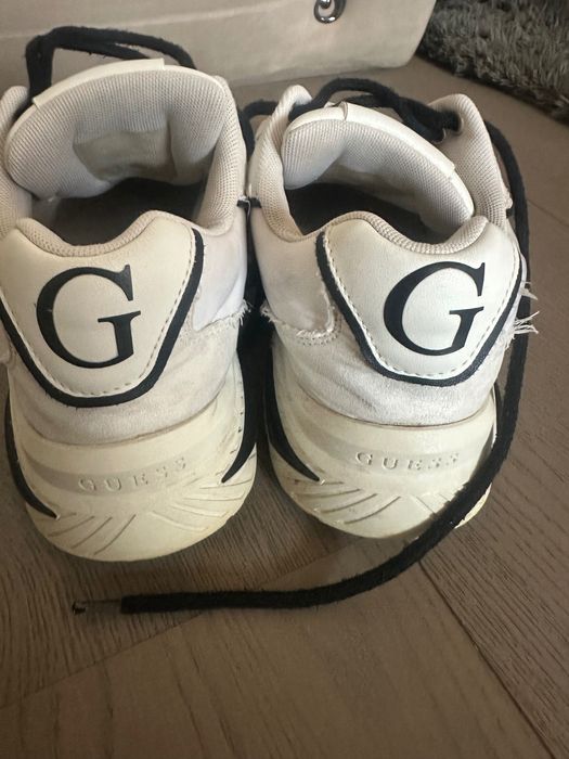 Сникърси-маратонки Guess бяло-черно летни~38