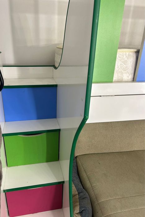 Продам кровать детскую