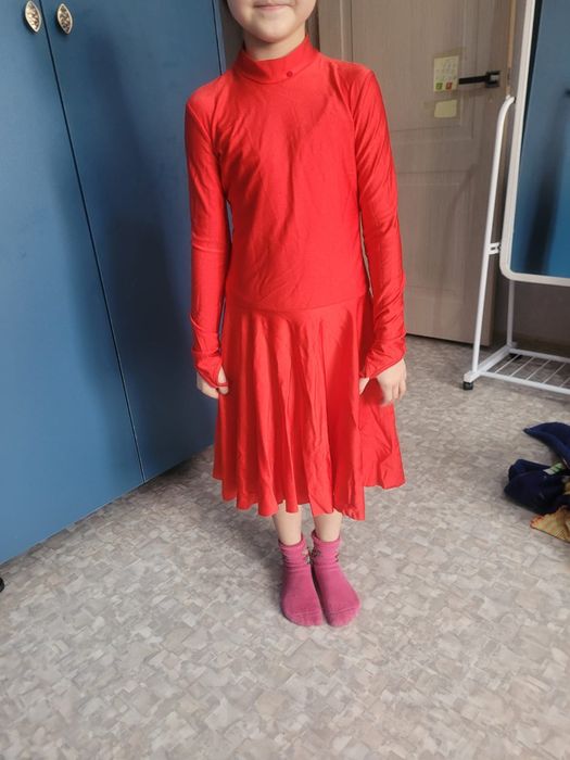 Детское платье красное красивое