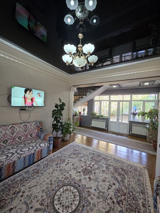 Кибрай тум. Дурмон Қ.Ф.Й. Бирлик мах. 6 сот. 6 хонали уй сотилади.