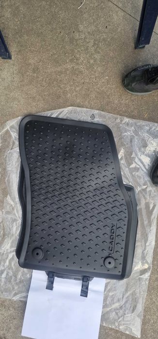 WV CADDY 2020-2025-Оргинални гумени стелки