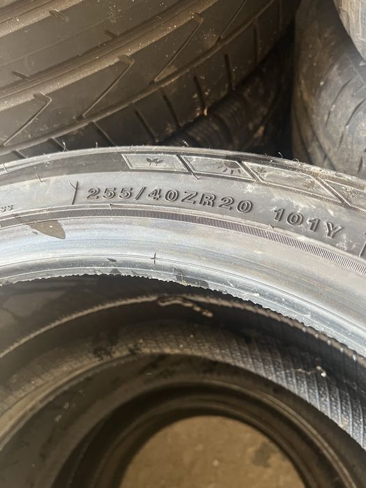 Tracmax 255/40/20r M+S