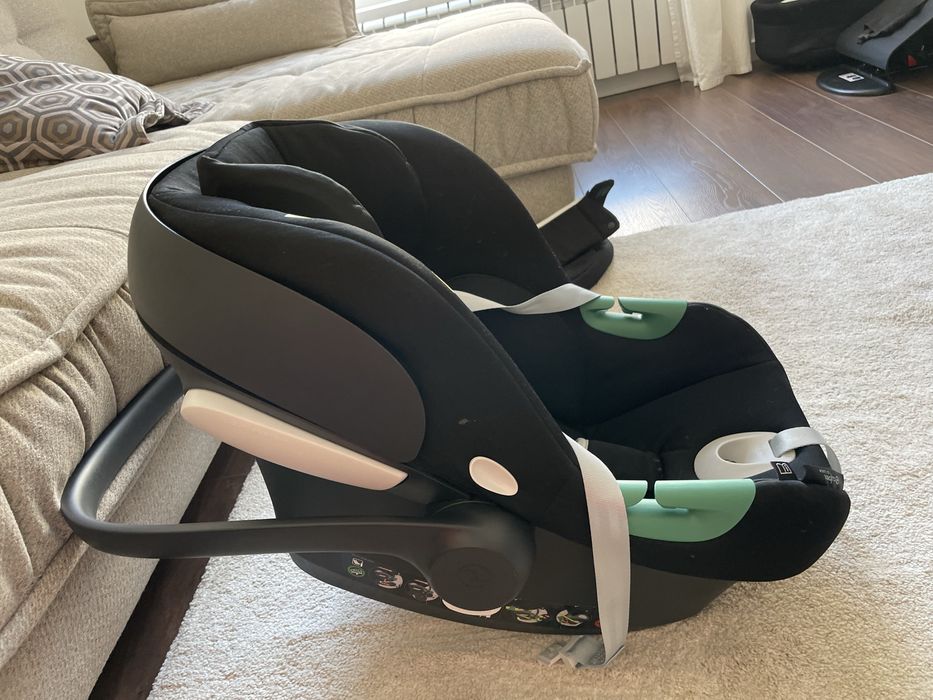 Автолюлька, автокресло