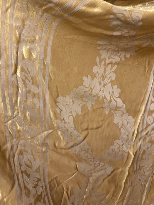 Шторы золотистого цвета