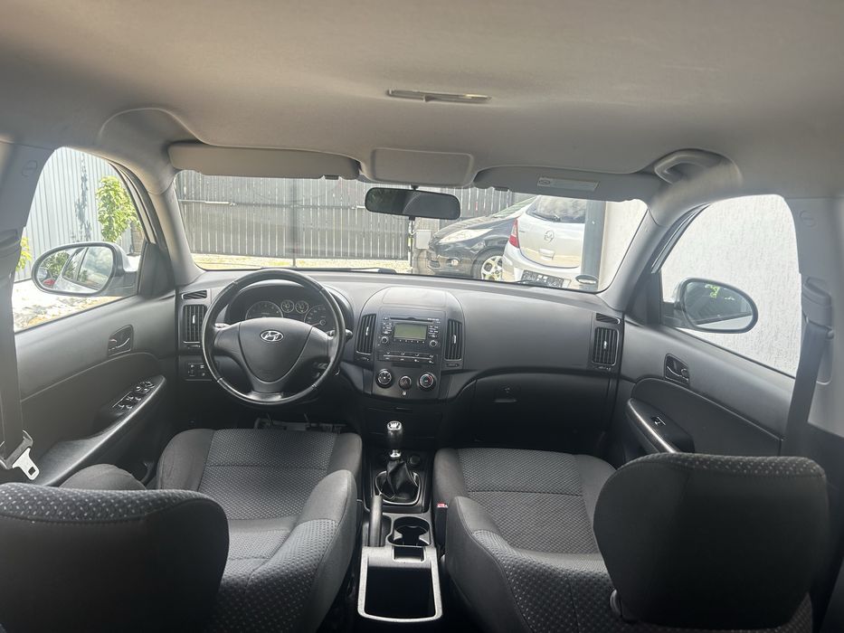 -Hyundai i30 facelift-1.4benzina-109cai-euro5-2011-adusa din germania-