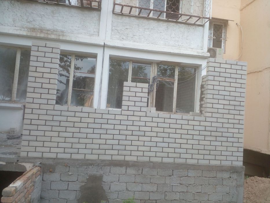 Кладка кирпича балконов балконга гишт терамиз