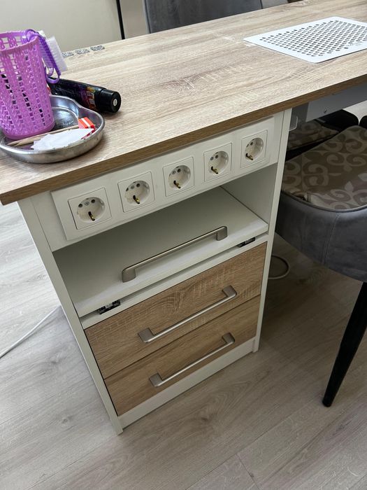 Продам качественные маникюрные столы