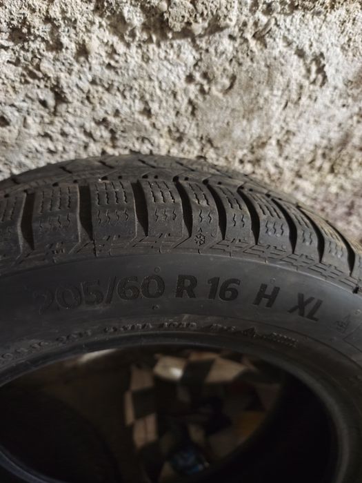 2 anvelope iarnă Continental 205/60/R16 Dot 2023