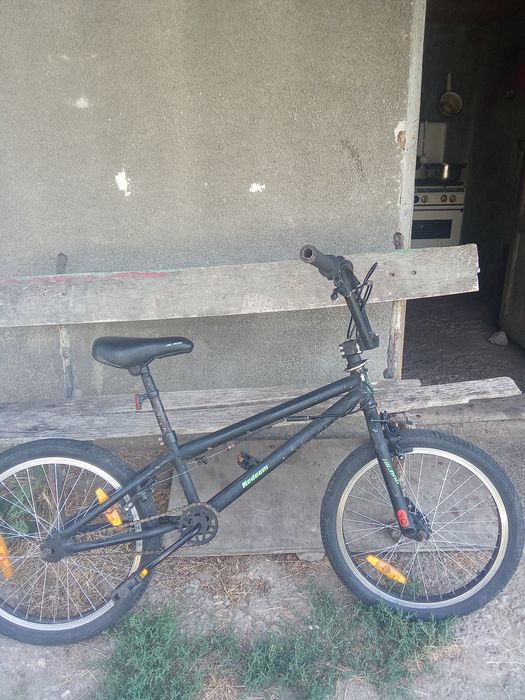 BMX de vânzare nu are suspensi este bun pentru scheme frânele nu prea țin