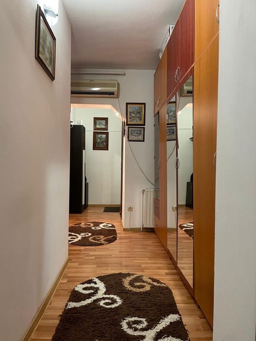 Vând apartament 3 camere girdu