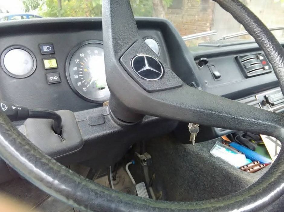 Мерцедес Бенц  207D