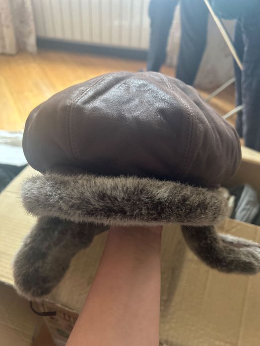 Зимние шапки кожаные