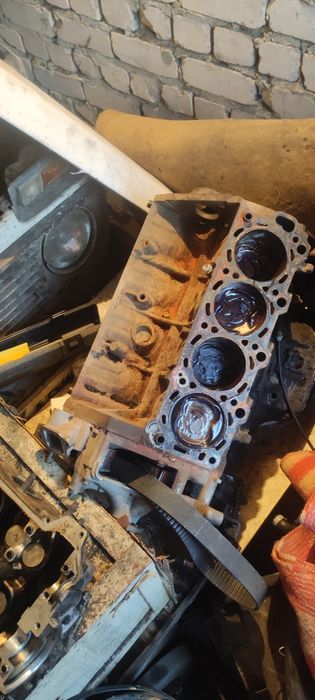 Двигатель 2UZ-FE