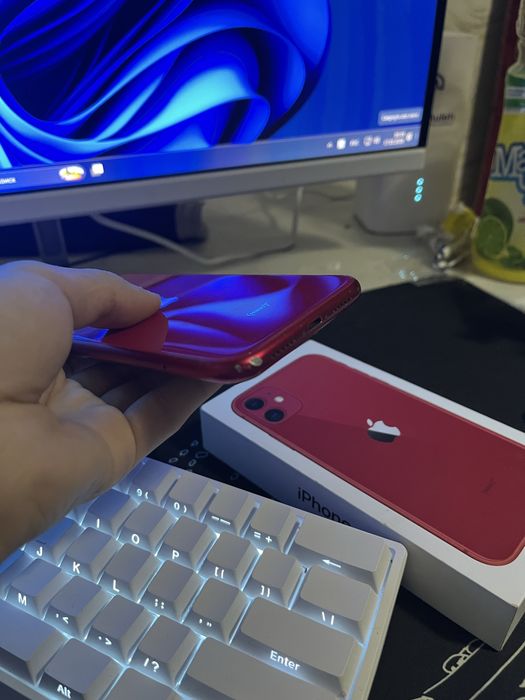 Айфон 11 64GB RED