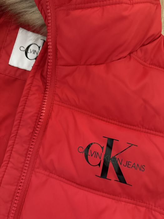 Calvin Klein яке L размер