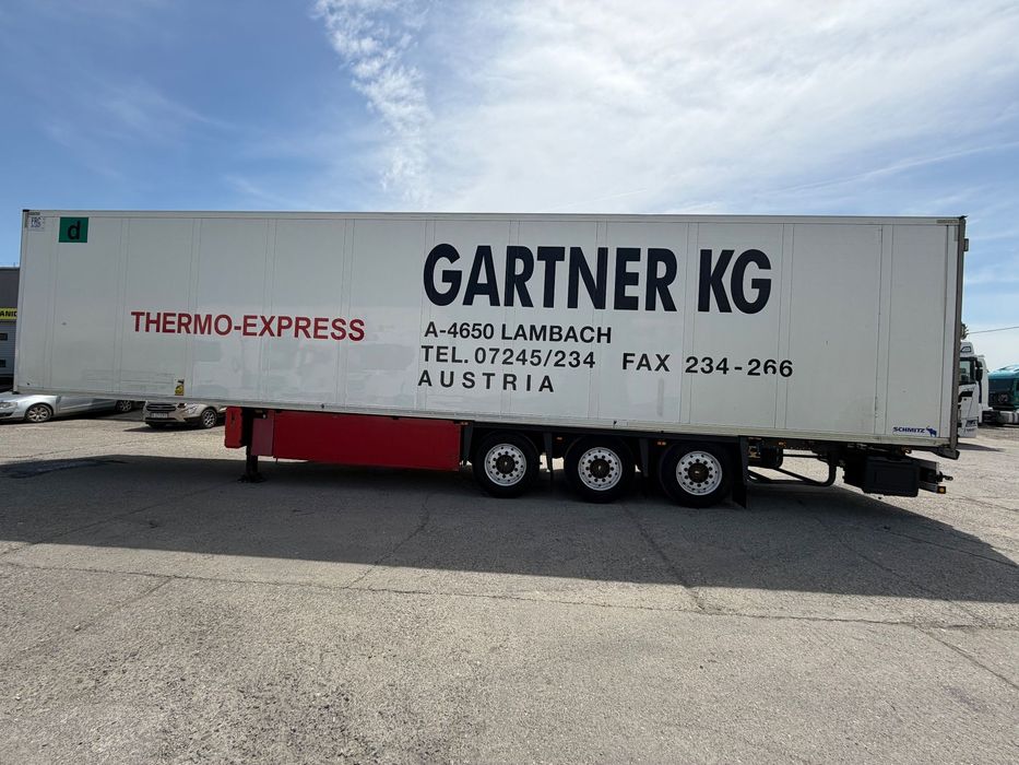 Schmitz Cargobull Semiremorca Frigorifică SCHMITZ Semiremorca Schmitz FRIGO - Termo King SLX 400, Impecabilă !