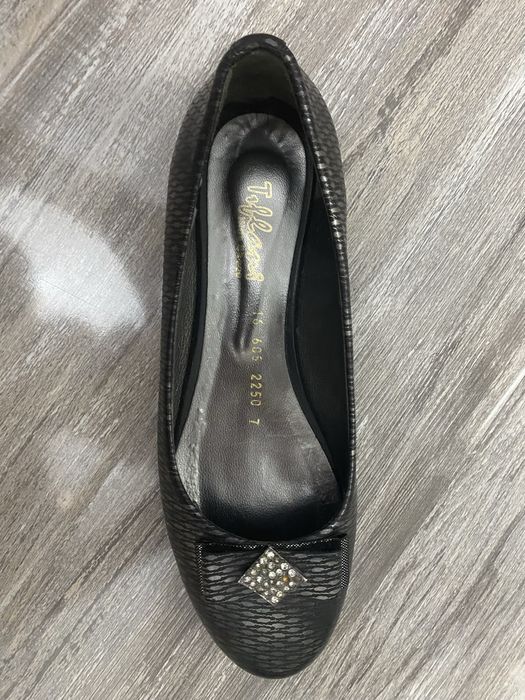 Женские школьные туфли