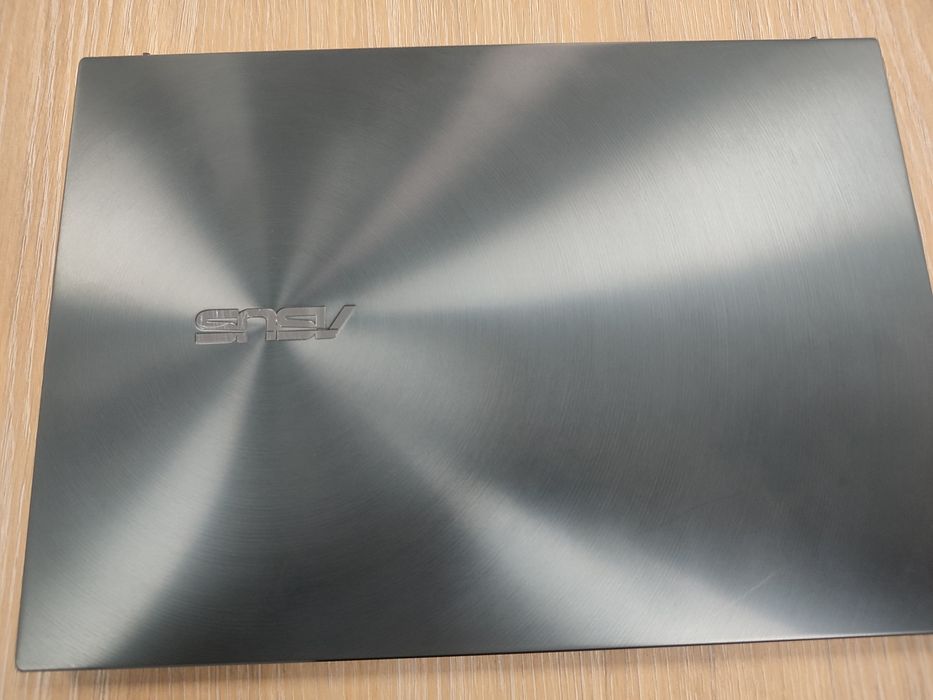 СРОЧНО продам ноутбук Asus Zenbook 14 OLED