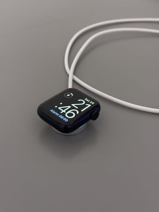 Apple Watch SE (2025), GPS, Carcasa Midnight Aluminium 40mm, Midnight Sport Band - S/M