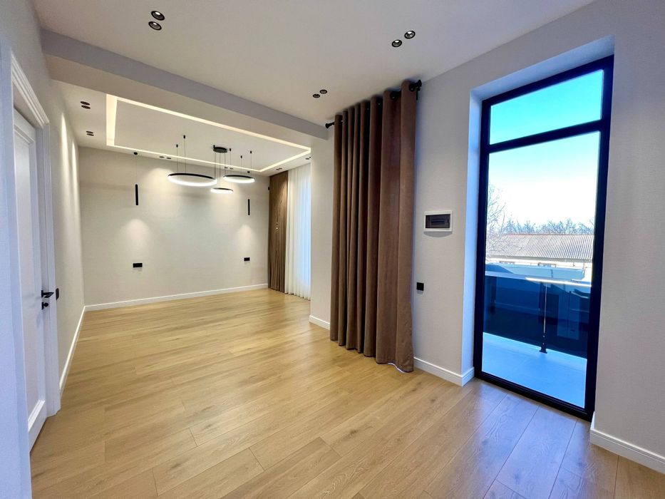 Просторный дом в Мирзо-Улугбекском районе — 6 комнат, 380 м²