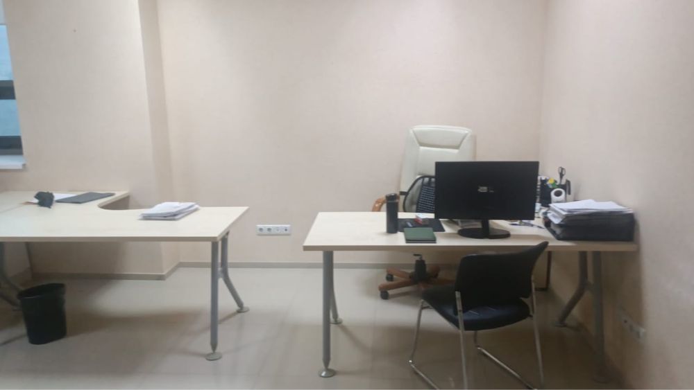 Офисная мебель столы и стулья