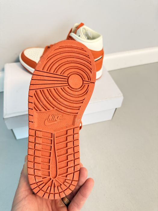 Air Jordan 1 Mid SE Sport Spice