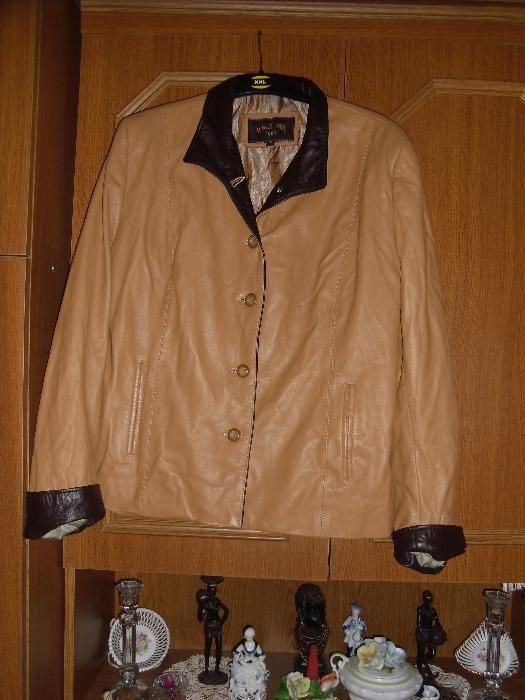 Haina noua din piele,noua