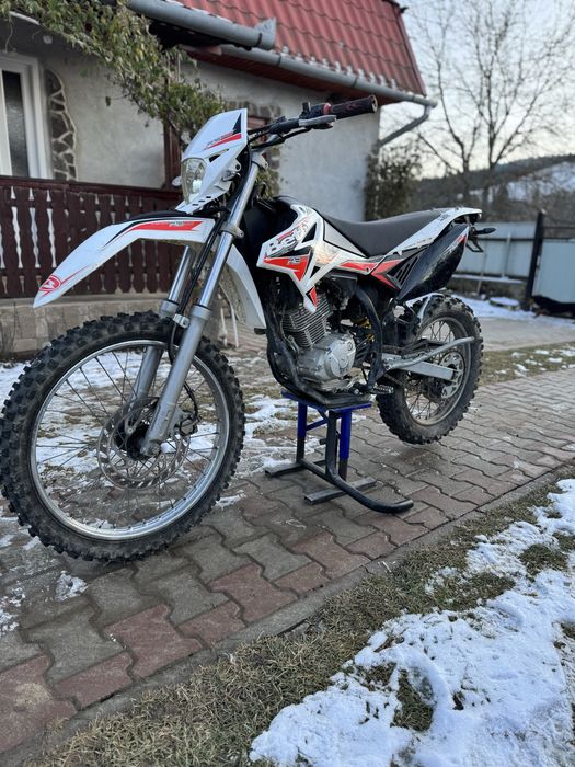 Motocicleta Beta RE125 4T