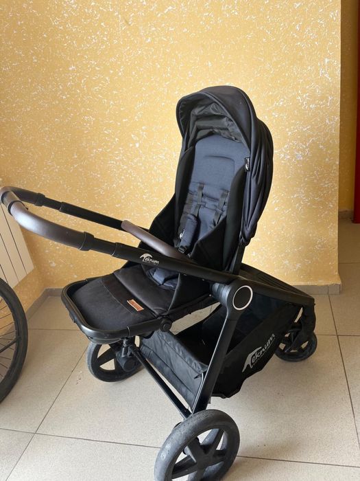 Срочно продам коляску 2 в 1 отличного качества!