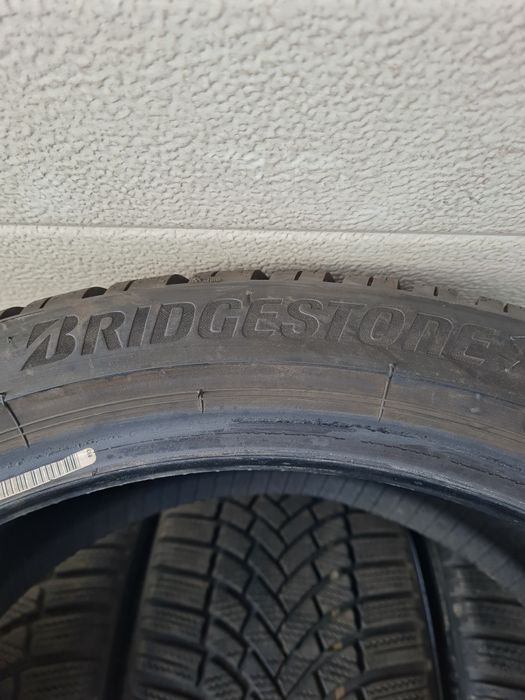 Зимни гуми 4 броя BRIDGESTONE Blizzak LM005 225 40 R18 дот 4820