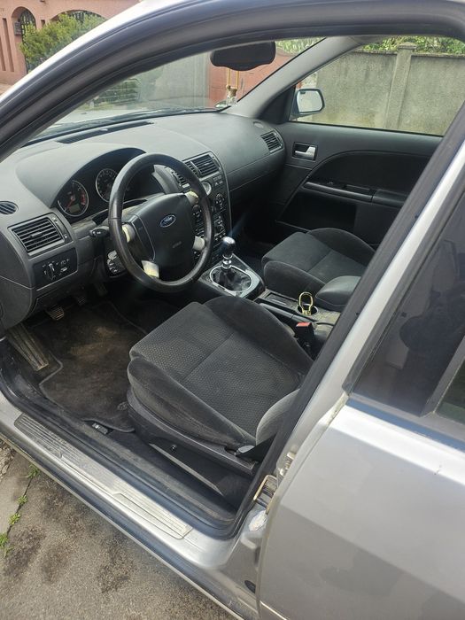 Vând ford Mondeo 1.8 benzina