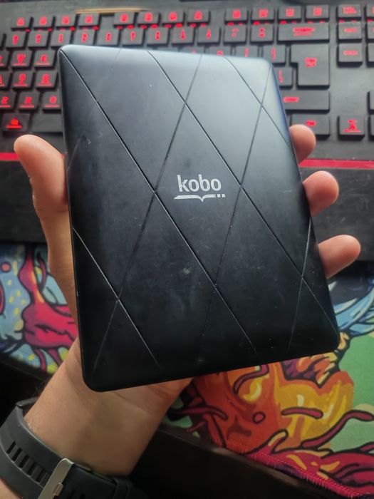 Kobo Glo, e-reader cu iluminare ecran