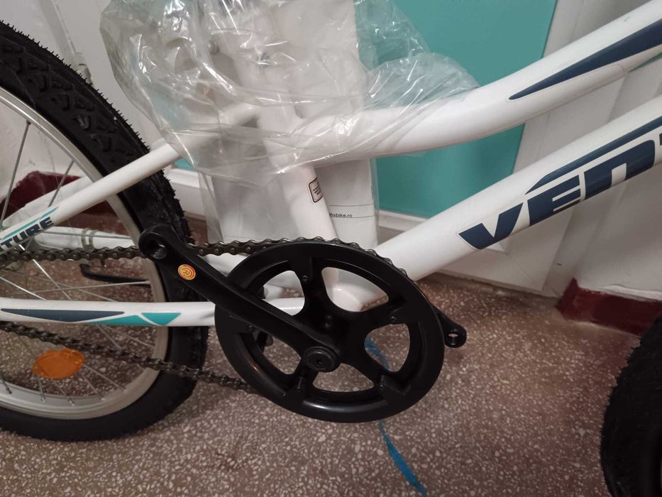 Bicicleta copii DHS roti 20 inch, Venture culoare alba. Noua nefolosita.