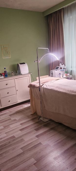 Inchiriez spatiu / scaun frizerie  coafor cosmetica