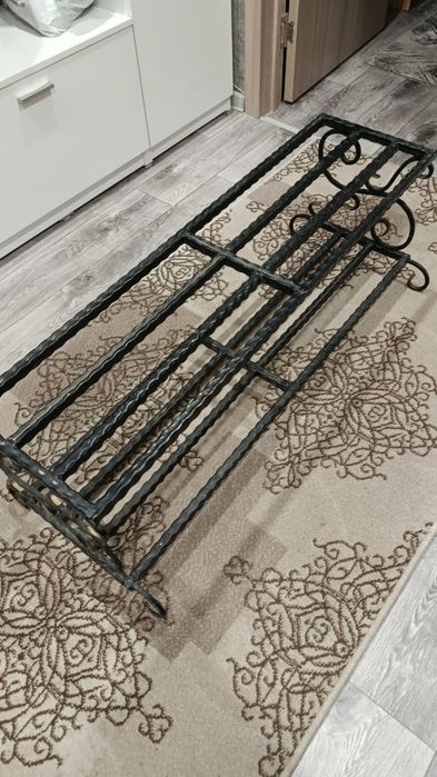 Продам обувницу.