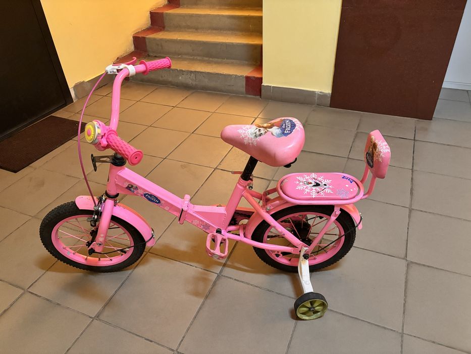 Детский велосипед , розового цвета