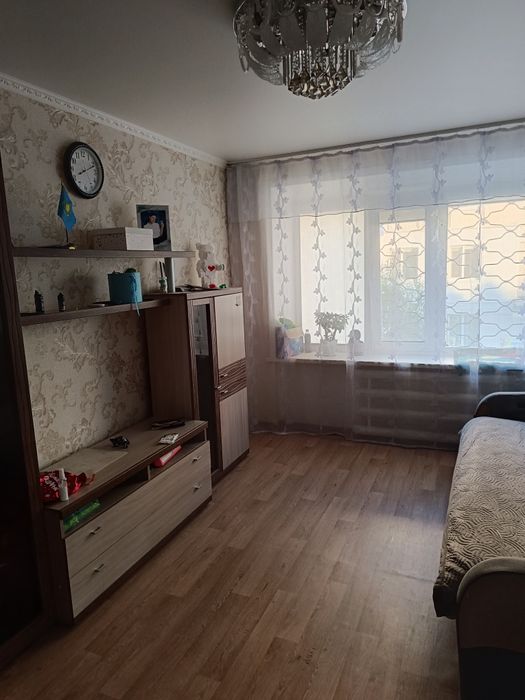 3х комнатная 16 мкр 54 кв.м 2 этаж