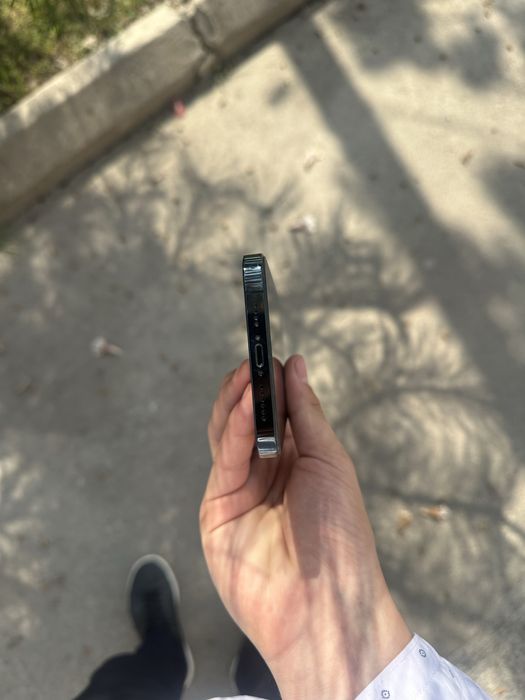 Iphone 12 pro max srochni sotiladi