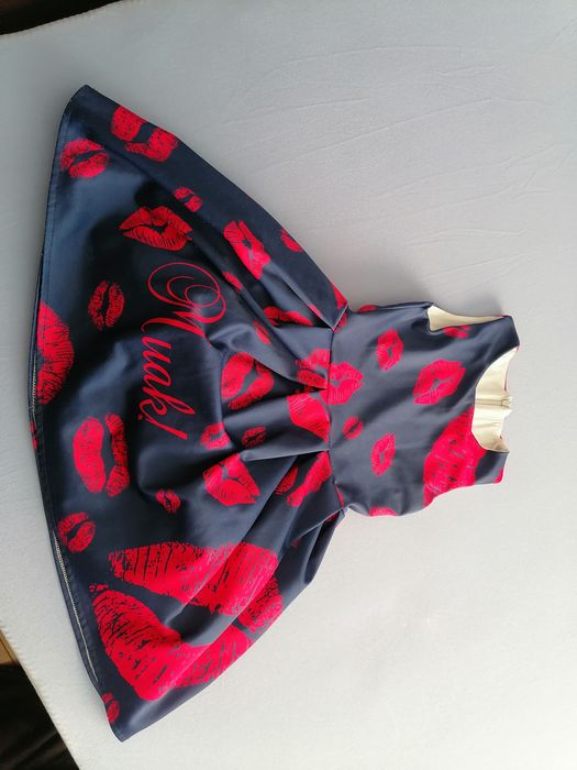 Две детски роклички размер 116