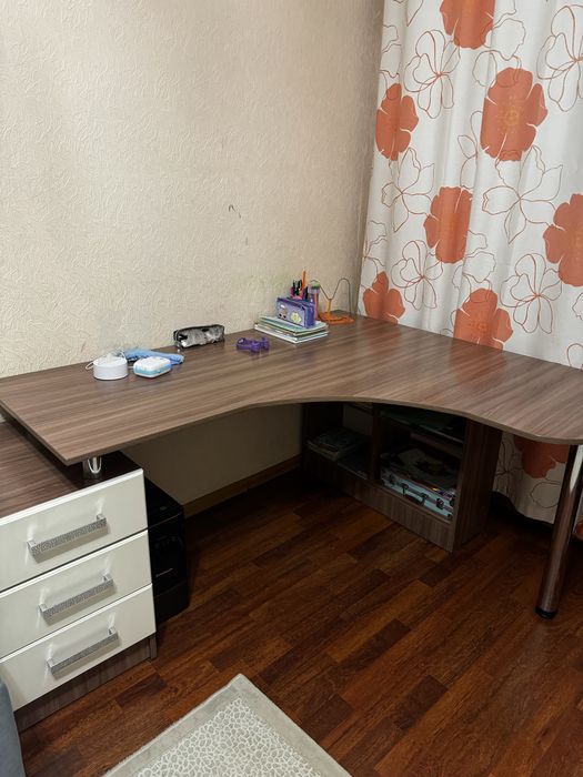угловой стол , офисная мебель, парта