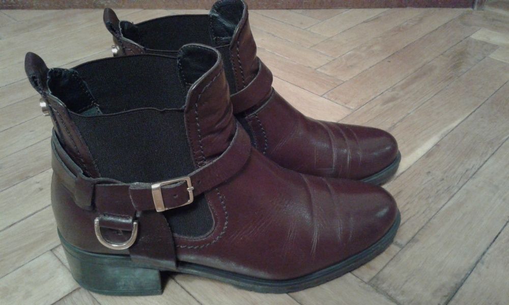 Ghete piele, marimea 39
