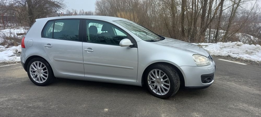 Golf 5 GT 2.0 170 cai ediție speciala fabrica