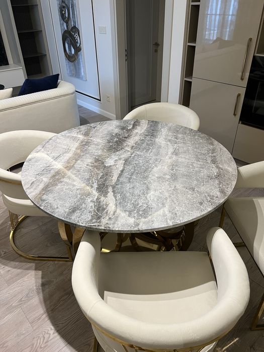 Луксозни столове с позлатена основа – 4 броя, неупотребявани