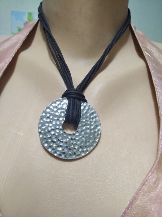 бусы, браслеты, клипсы