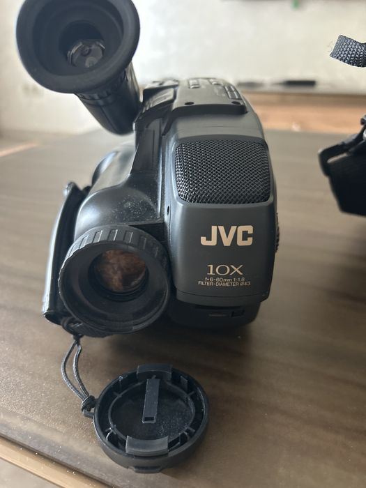 Продам видеокамеру jvc videomovie