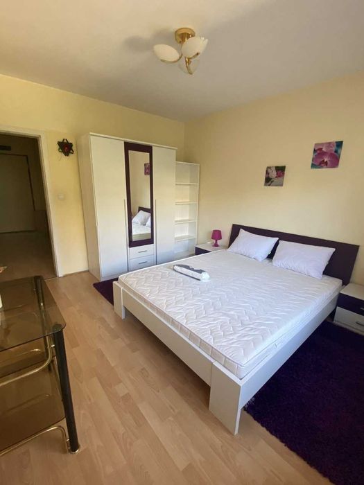 Дава се под наем Двустаен апартамент в София, Център - 60 кв.м за 586.5 € - Снимка #1